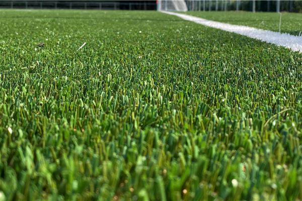 Rénovation terrain de football synthétique De Leeuwkens - Sportinfrabouw NV